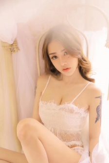 美女自慰